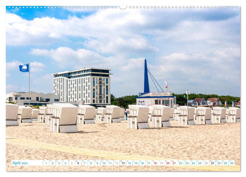 Warnemünde - Sommer, Sonne und Sand im Schuh (CALVENDO Premium Wandkalender 2025)