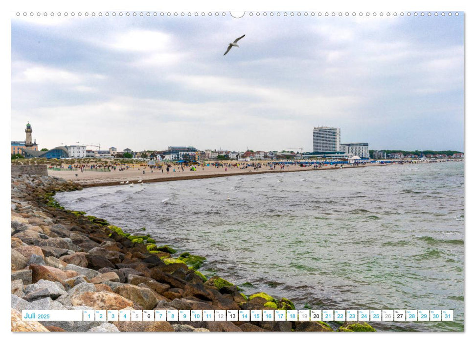 Warnemünde - Sommer, Sonne und Sand im Schuh (CALVENDO Premium Wandkalender 2025)