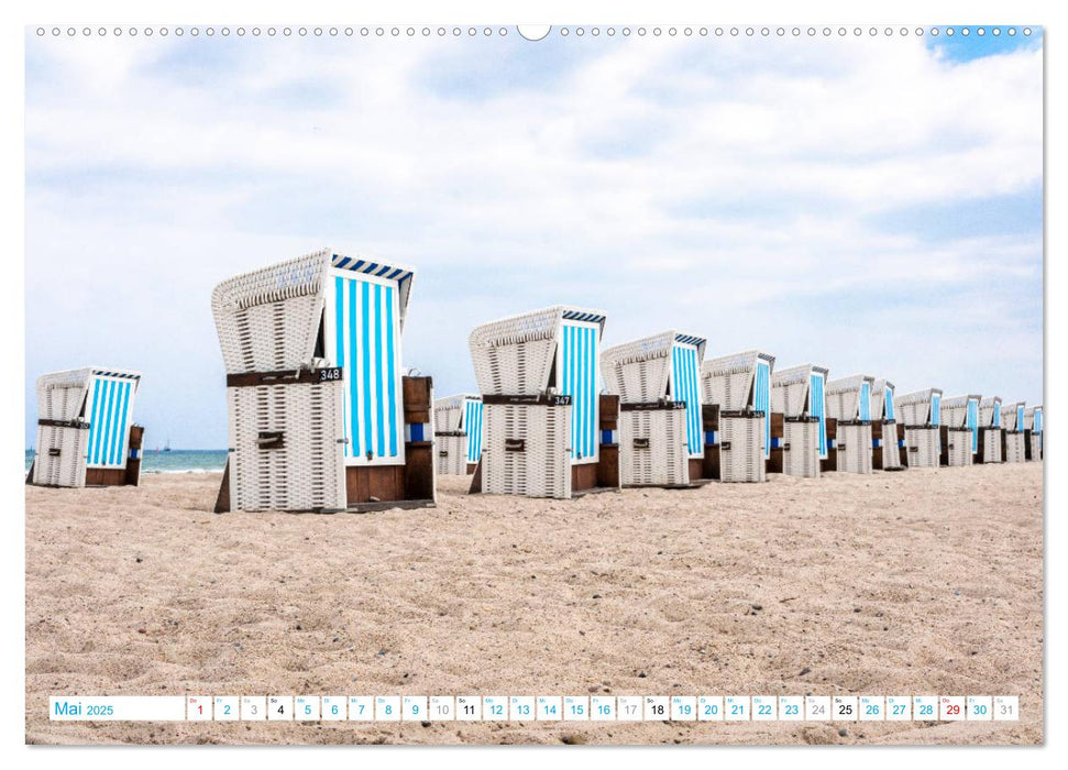 Warnemünde - Sommer, Sonne und Sand im Schuh (CALVENDO Wandkalender 2025)