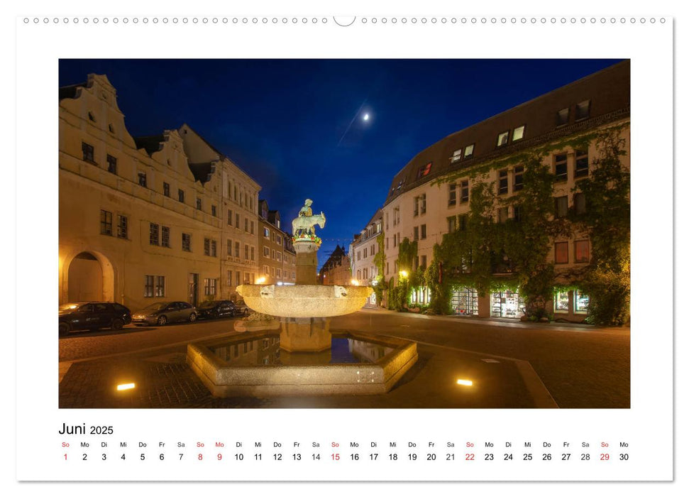 Halle bei Nacht (CALVENDO Premium Wandkalender 2025)