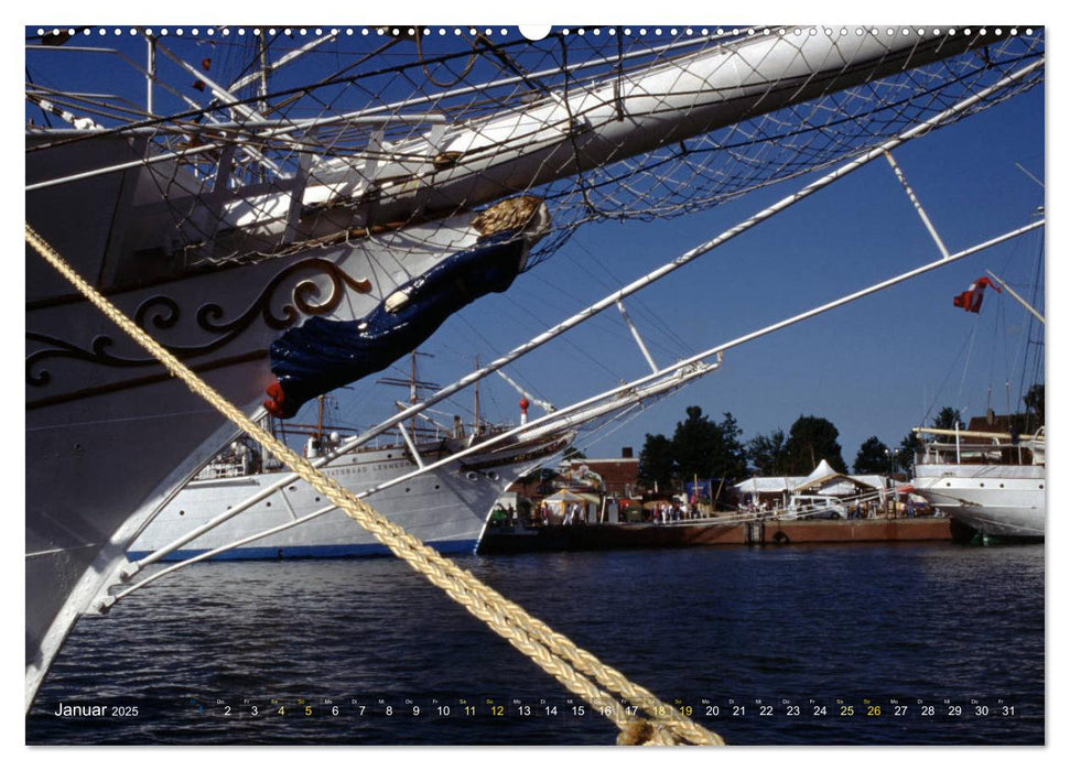 Analoge Fotografie Tall Ships Sail 1995 Bremerhaven (CALVENDO Premium Wandkalender 2025)