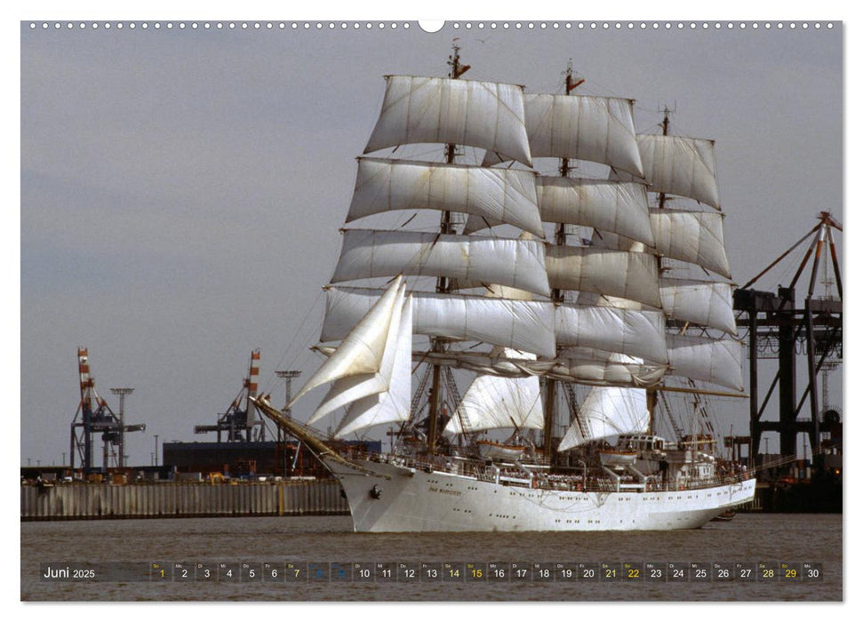 Analoge Fotografie Tall Ships Sail 1995 Bremerhaven (CALVENDO Premium Wandkalender 2025)