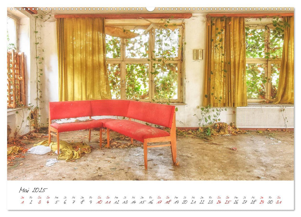 Lost Places - Türen und Fenster (CALVENDO Premium Wandkalender 2025)