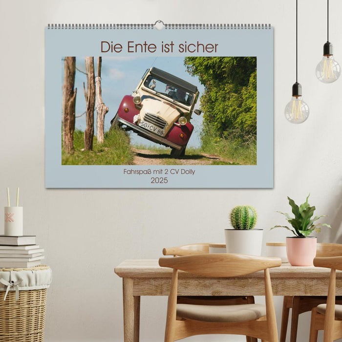 Die Ente ist sicher - Fahrspaß mit 2 CV Dolly (CALVENDO Wandkalender 2025)