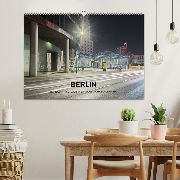 Berlin - fotografiert von Michael Allmaier (CALVENDO Wandkalender 2025)