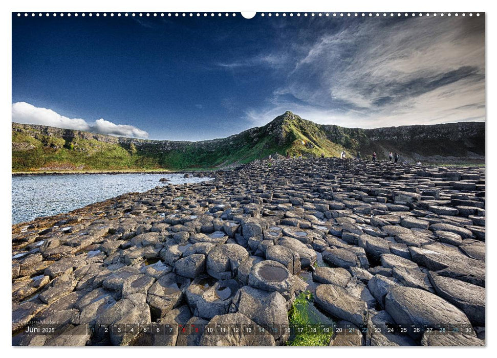 Irland - Zauberhafte Insel in grün (CALVENDO Premium Wandkalender 2025)