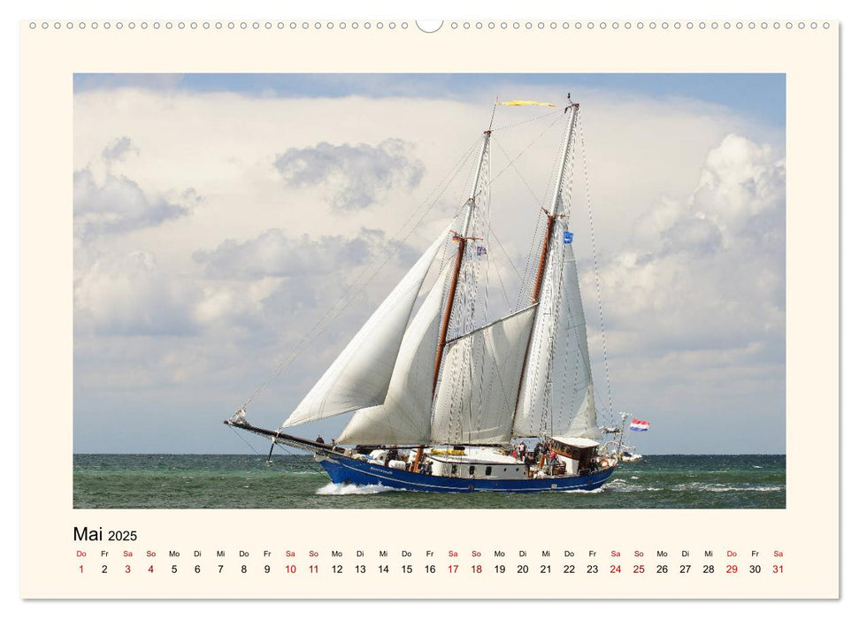 Unter vollen Segeln Traditionssegler auf der Ostsee (CALVENDO Premium Wandkalender 2025)