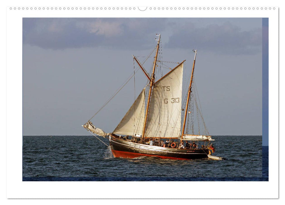 Unter vollen Segeln Traditionssegler auf der Ostsee (CALVENDO Premium Wandkalender 2025)