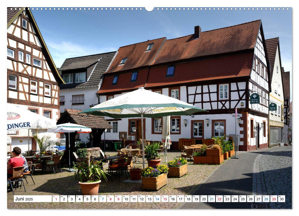 Annweiler am Trifels - Fachwerkidylle in der Pfalz (CALVENDO Premium Wandkalender 2025)