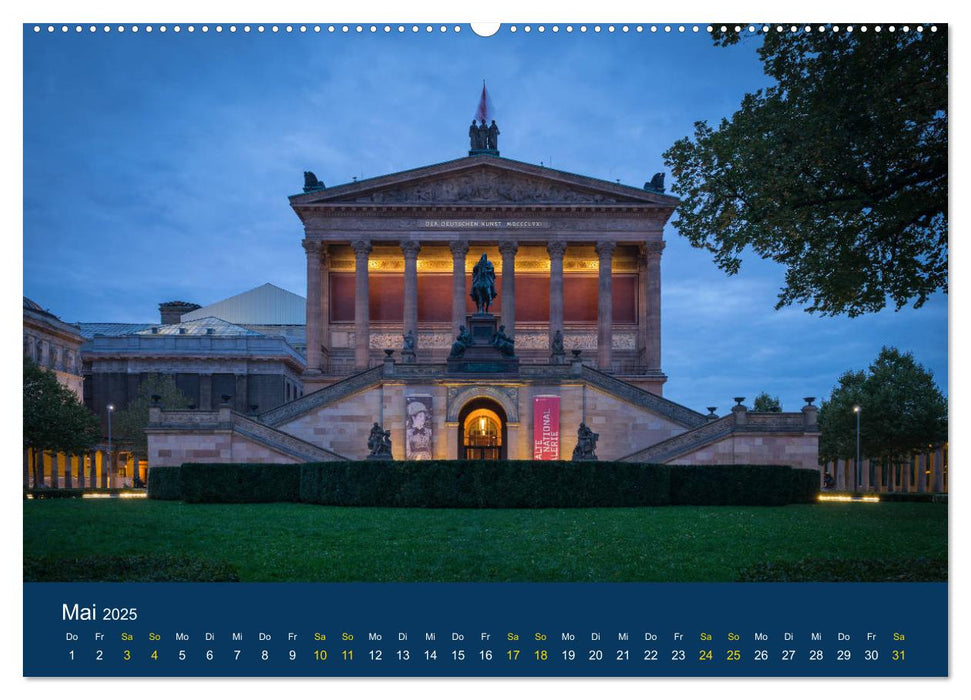 Berlin zur Blauen Stunde - 12 Berliner Sehenswürdigkeiten (CALVENDO Wandkalender 2025)