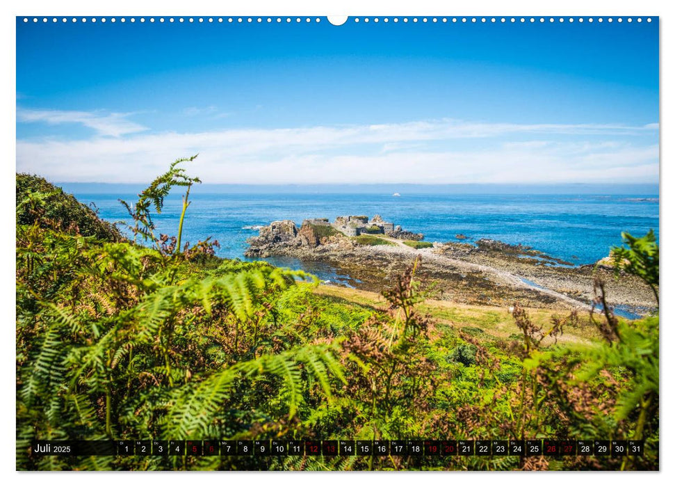 Klippen und Meer. Fantastische Ausblicke auf den Inseln im Ärmelkanal (CALVENDO Premium Wandkalender 2025)