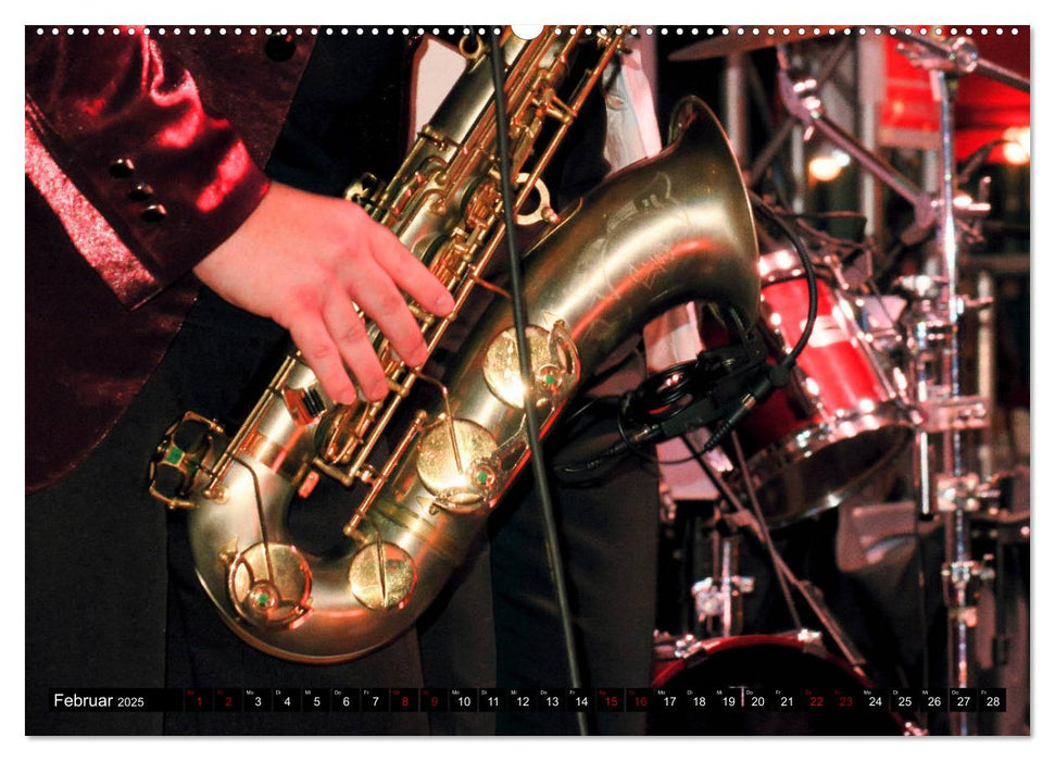 SAXOPHON - on stage (CALVENDO Premium Wandkalender 2025)