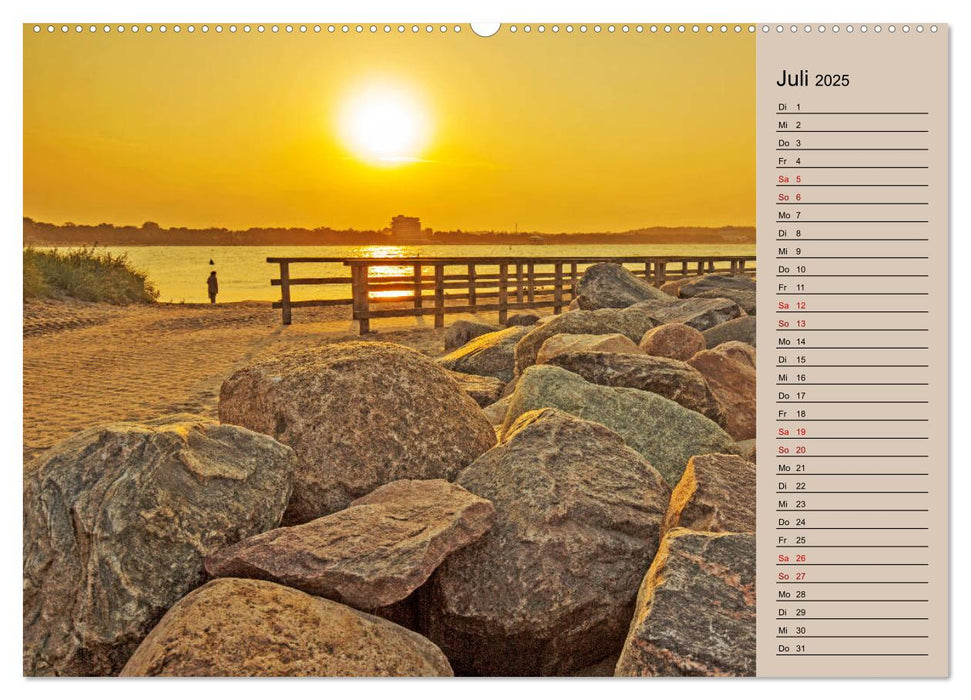 Timmendorfer Strand - Urlaubsimpressionen (CALVENDO Premium Wandkalender 2025)