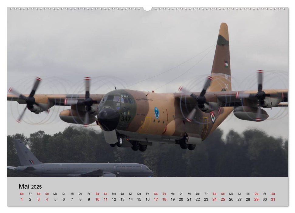 Transportflugzeug C-130 Hercules (CALVENDO Premium Wandkalender 2025)