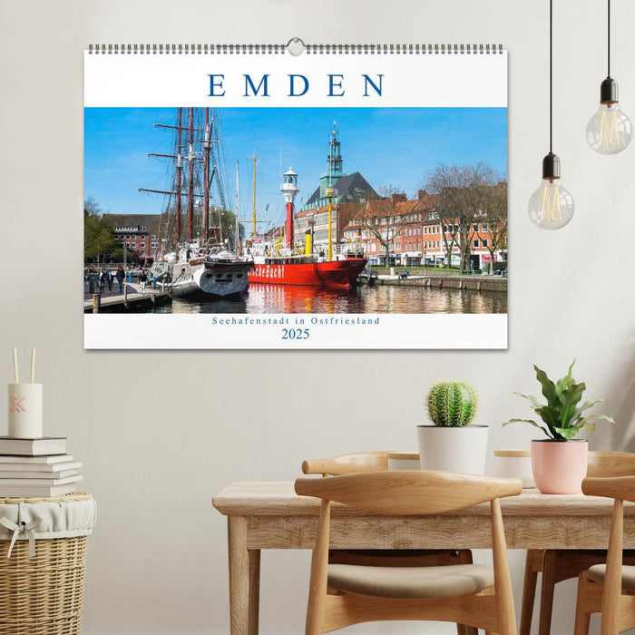 EMDEN, Seehafenstadt in Ostfriesland (CALVENDO Wandkalender 2025)