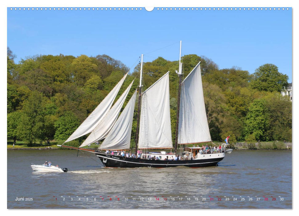 Segelschiffe auf der Elbe (CALVENDO Premium Wandkalender 2025)