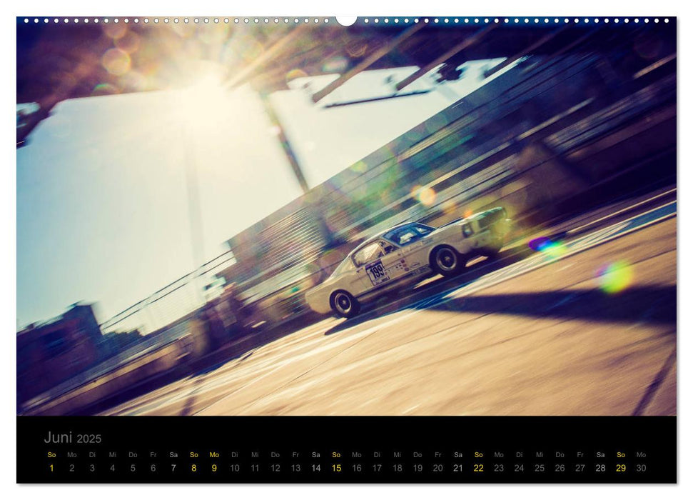 Flying Ford Mustang (CALVENDO Wandkalender 2025)