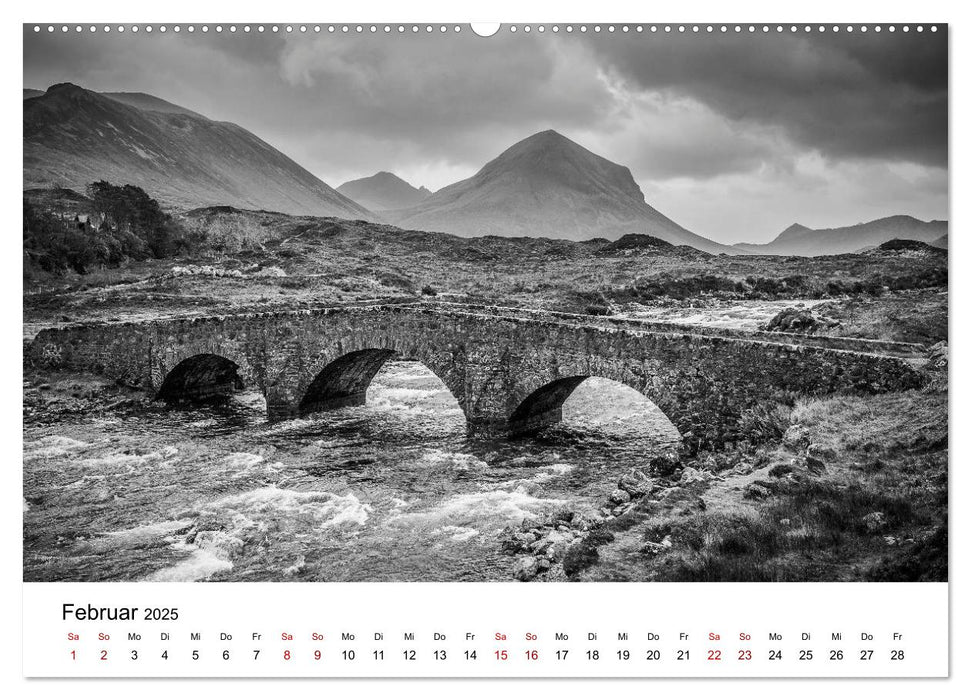 Skye in Monochrom (CALVENDO Premium Wandkalender 2025)