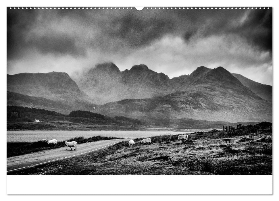 Skye in Monochrom (CALVENDO Wandkalender 2025)