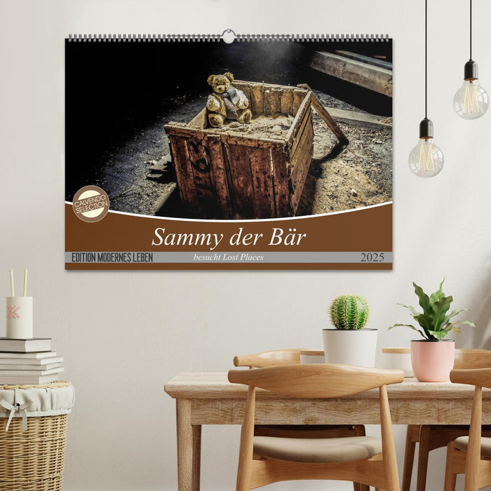 Sammy der Bär besucht Lost Places (CALVENDO Wandkalender 2025)