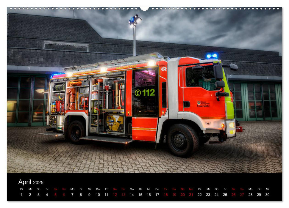 Feuerwehr und Rettungsdienst (CALVENDO Premium Wandkalender 2025)