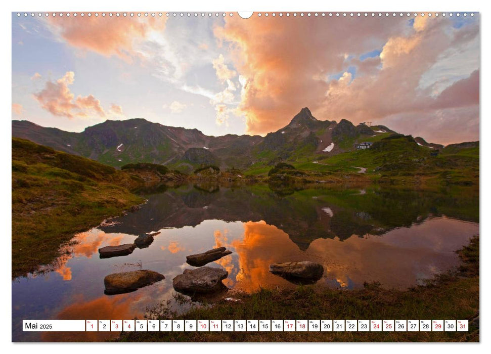 Alpenglühen in den Bergen im Salzburger Land (CALVENDO Wandkalender 2025)