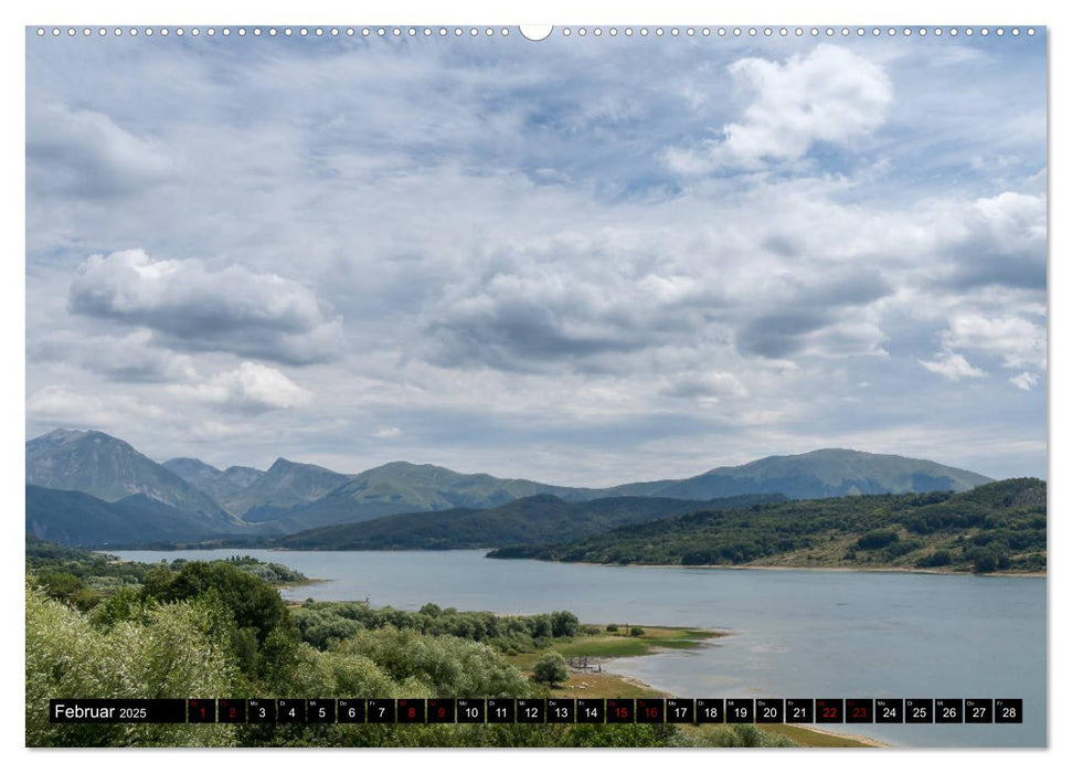 Einsame Dörfer - Eine Wanderung in den Abruzzen (CALVENDO Wandkalender 2025)