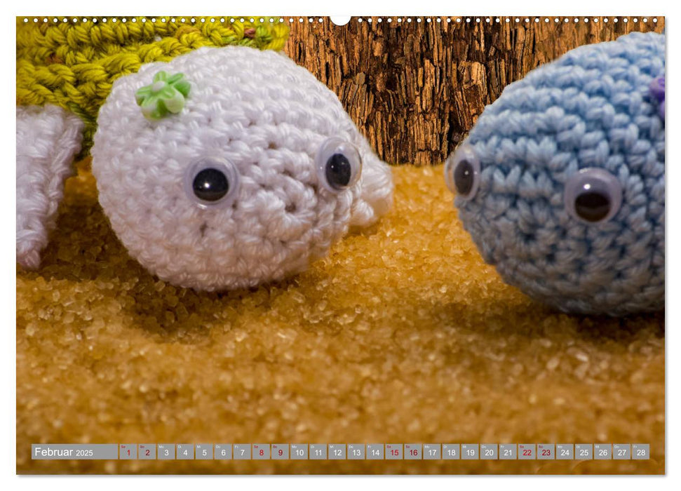 Amigurumi - Die gehäkelte Welt (CALVENDO Premium Wandkalender 2025)