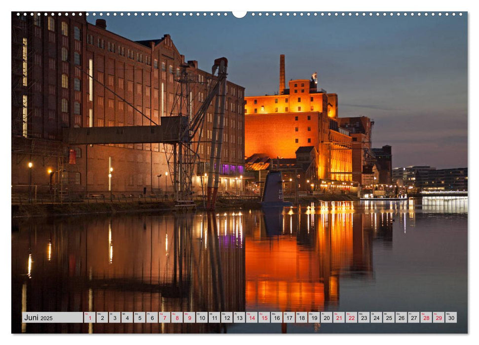 Es wird Nacht in Duisburg (CALVENDO Wandkalender 2025)