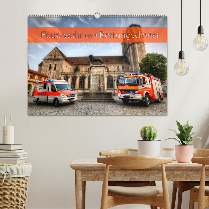 Feuerwehr und Rettungsdienst (CALVENDO Wandkalender 2025)