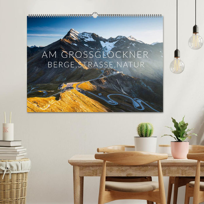 Am Großglockner. Berge, Straße, Natur (CALVENDO Wandkalender 2025)