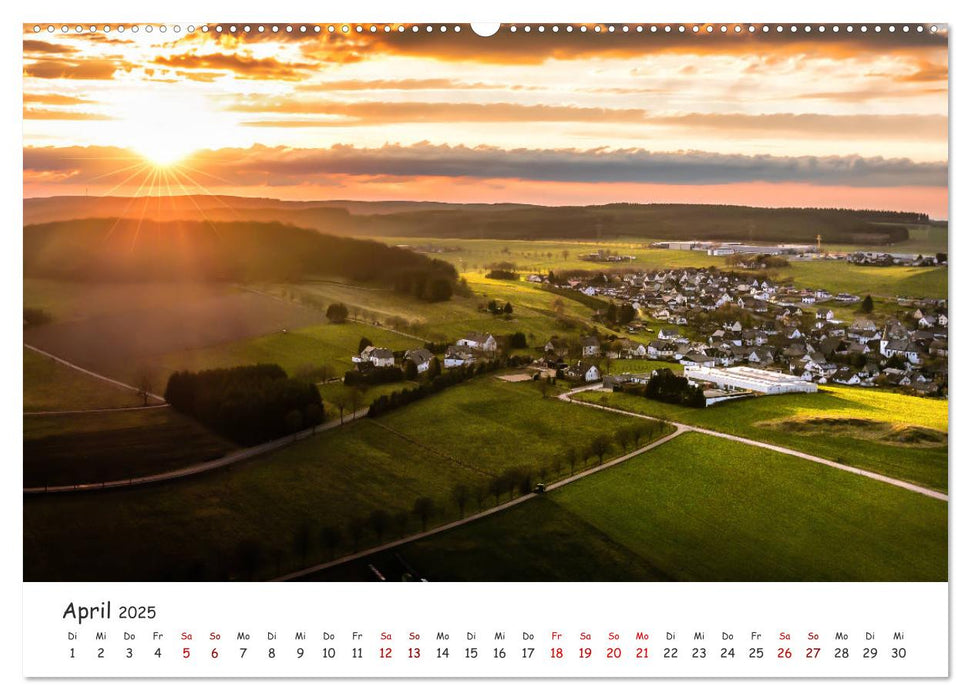 Das Sauerland bei Brilon aus der Vogelperspektive (CALVENDO Premium Wandkalender 2025)