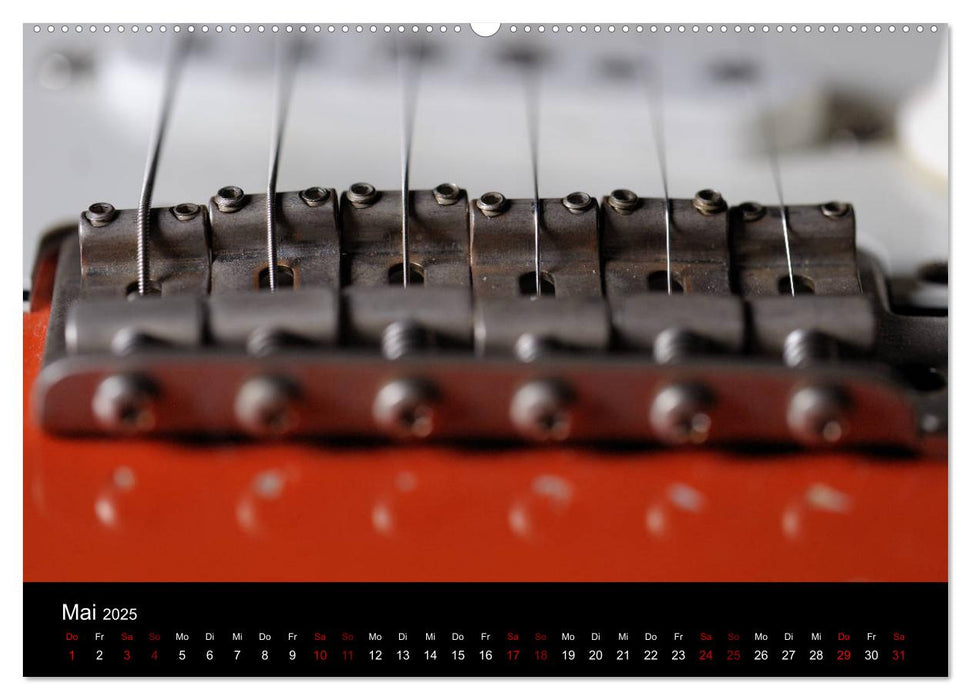 Feinheiten - Alte Gitarren im Detail (CALVENDO Premium Wandkalender 2025)