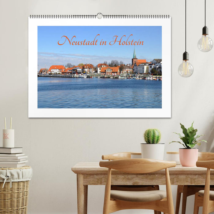 Neustadt in Holstein - Charmante Stadt am Meer (CALVENDO Wandkalender 2025)