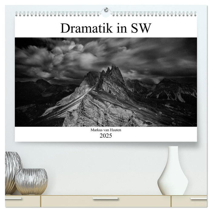 Dramatik in SW (CALVENDO Premium Wandkalender 2025)