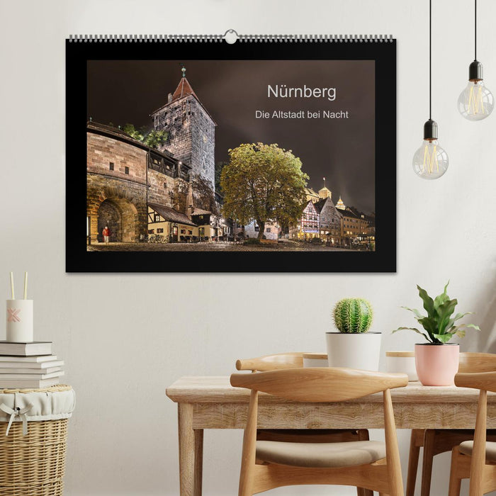 Nürnberg - Die Altstadt bei Nacht (CALVENDO Wandkalender 2025)