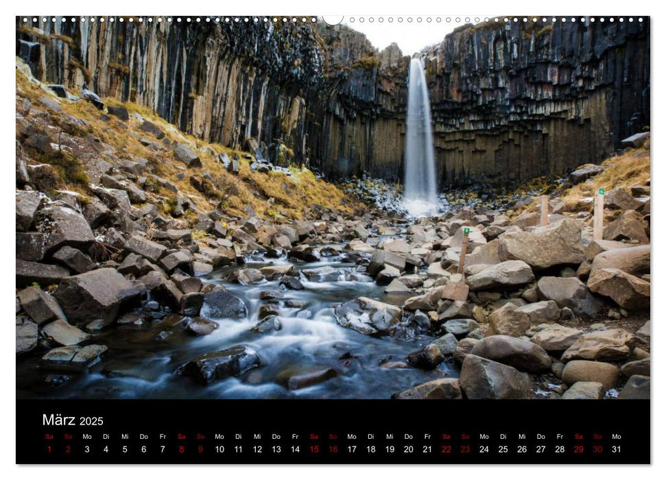 Island - Unberührte Landschaften (CALVENDO Premium Wandkalender 2025)