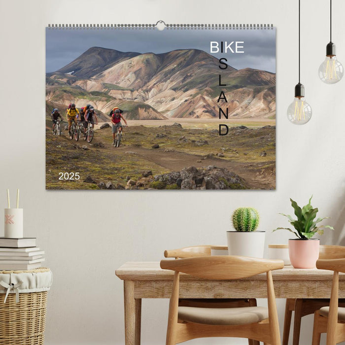 BIKE ISLAND (CALVENDO Wandkalender 2025)