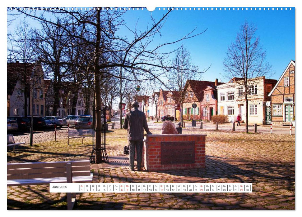 Travemünde in der Lübecker Bucht (CALVENDO Premium Wandkalender 2025)