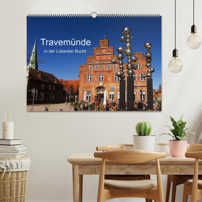 Travemünde in der Lübecker Bucht (CALVENDO Wandkalender 2025)