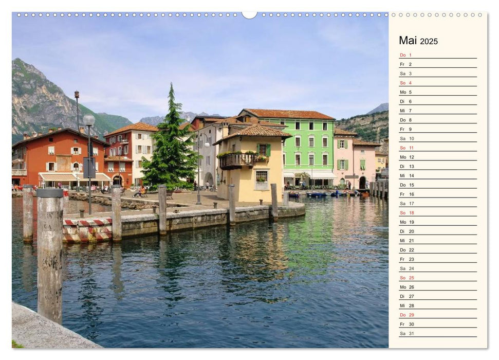 Trentino - Von den Dolomiten bis zum Gardasee (CALVENDO Premium Wandkalender 2025)