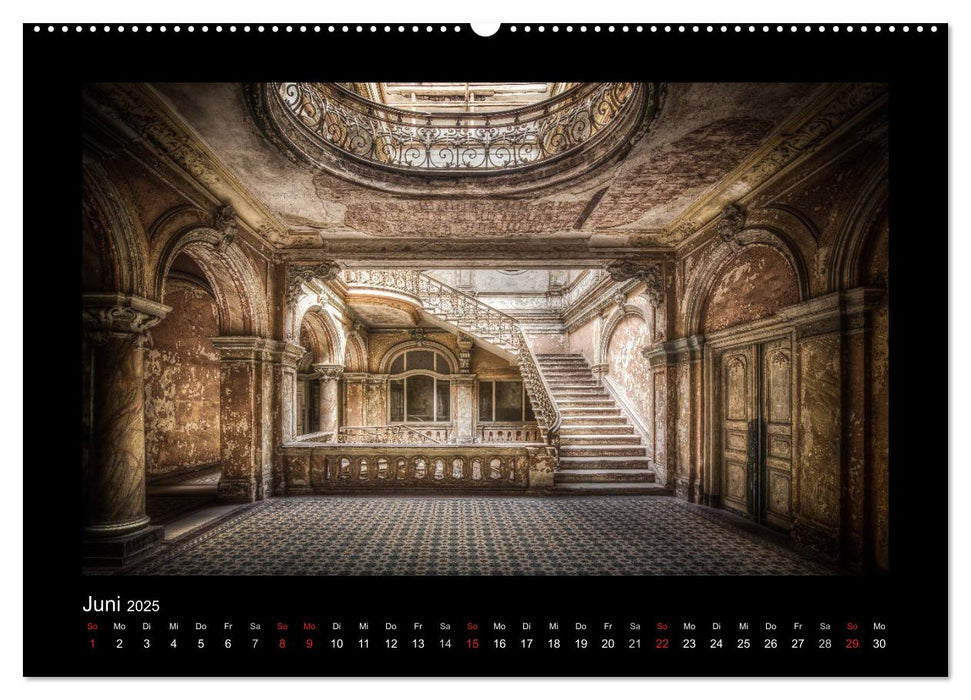 Lost Places - verlassene Orte vergangener Glanz (CALVENDO Wandkalender 2025)