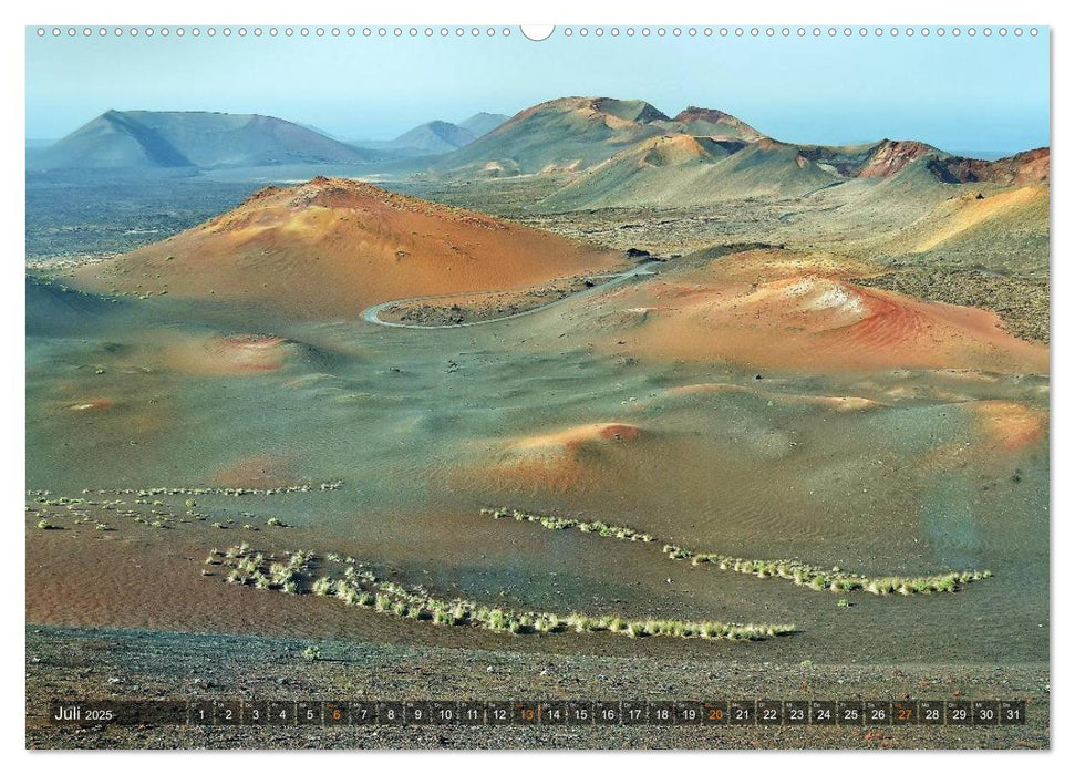 Lanzarote. Wunderwelt der Feuerberge (CALVENDO Premium Wandkalender 2025)