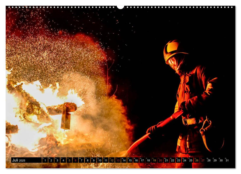 Feuerwehr - selbstlose Arbeit weltweit (CALVENDO Premium Wandkalender 2025)