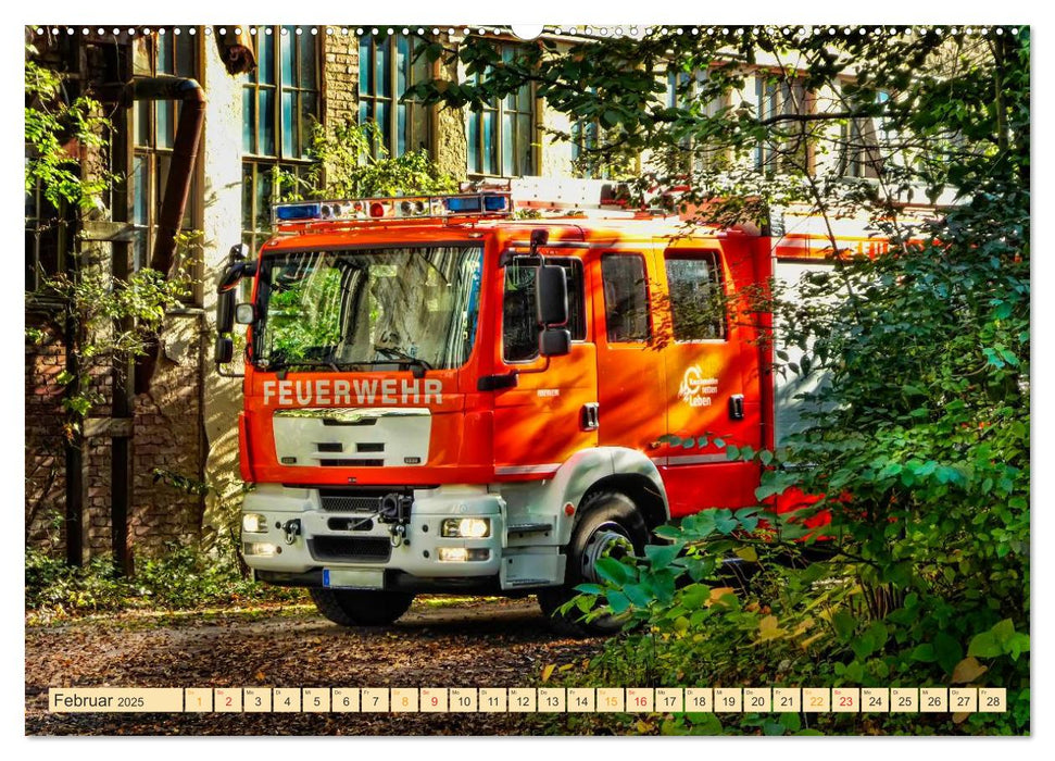 Feuerwehr - weltweit im Einsatz (CALVENDO Wandkalender 2025)