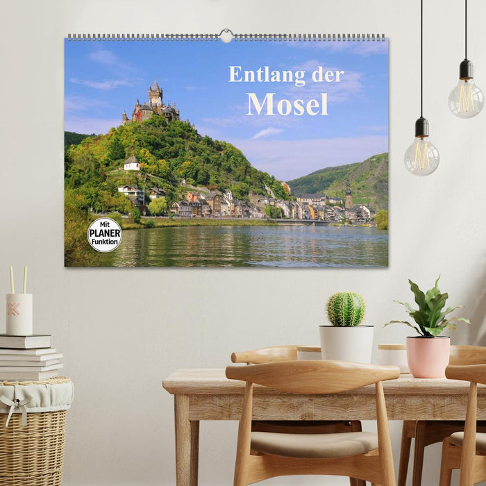 Entlang der Mosel (CALVENDO Wandkalender 2025)