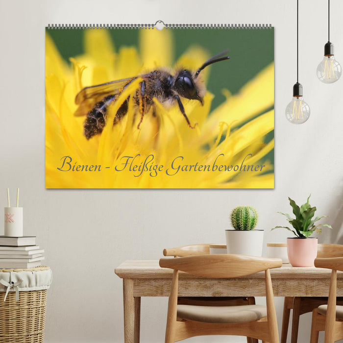 Bienen - Fleißige Gartenbewohner (CALVENDO Wandkalender 2025)