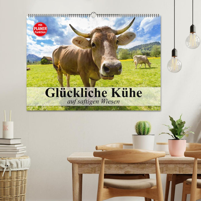 Glückliche Kühe auf saftigen Wiesen (CALVENDO Wandkalender 2025)