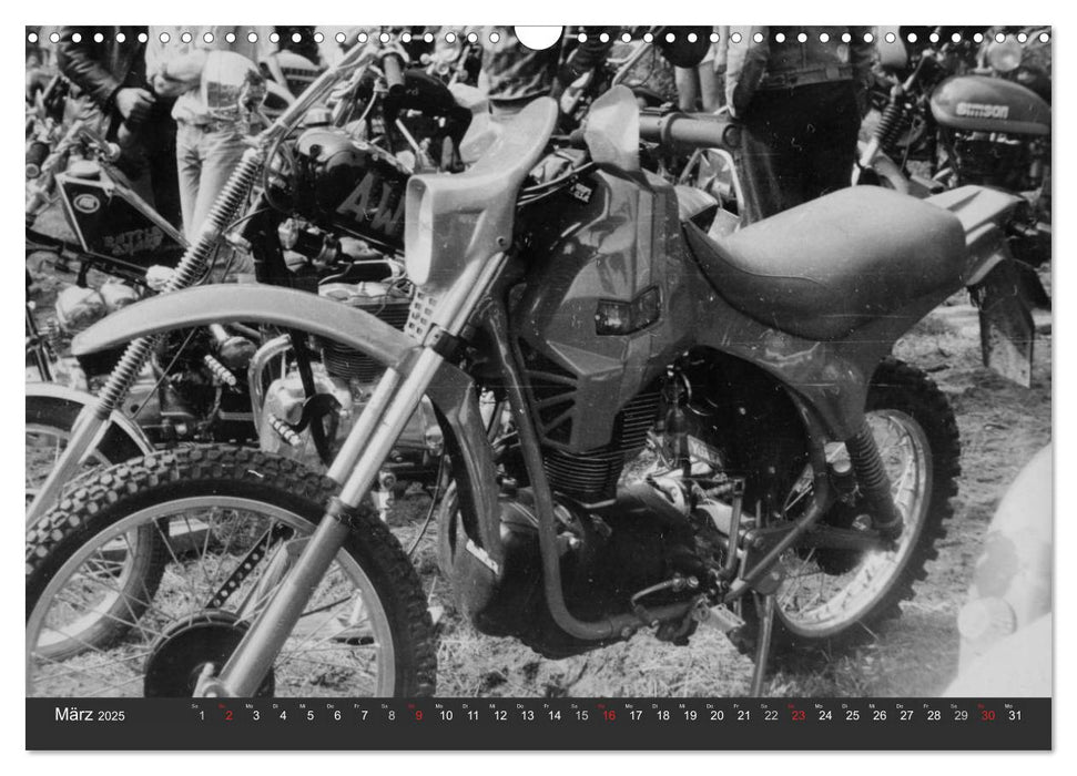 east Rider - Biker und Bikes aus der DDR (CALVENDO Wandkalender 2025)