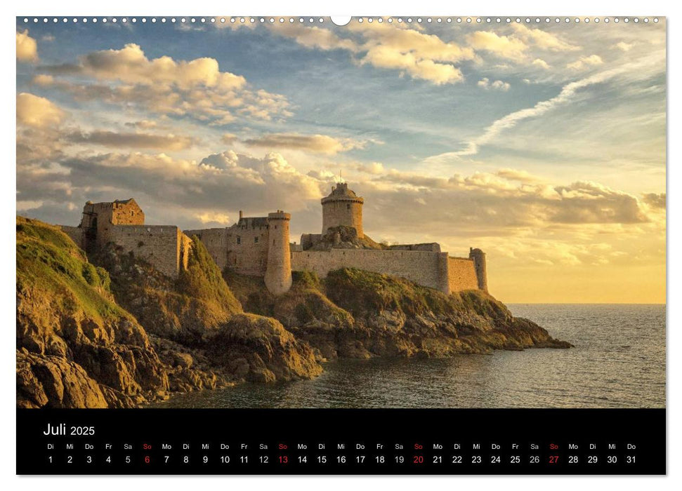 Bretagne entlang der Küste (CALVENDO Premium Wandkalender 2025)